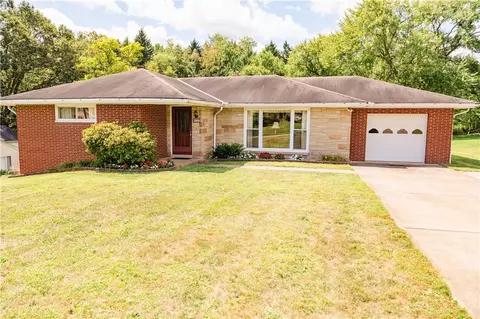 608 Edgewood Dr, Apollo, PA 15613