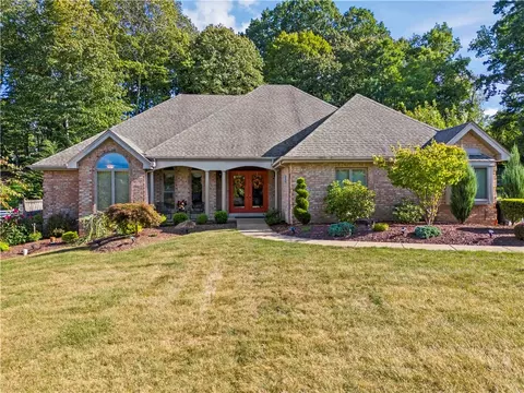 309 Forest Glen Dr, Eighty Four, PA 15330