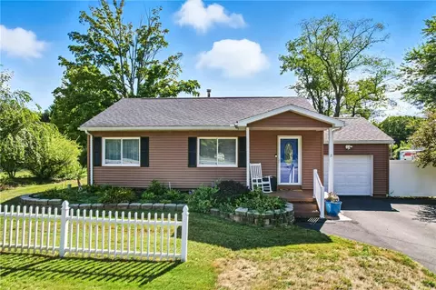 3788 N Hermitage Rd, Transfer, PA 16154