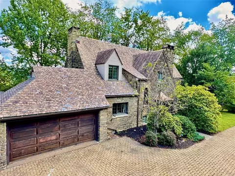 534 State Route 885, Clairton, PA 15025