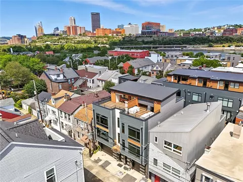 1817 Fox Way, Pittsburgh, PA 15203