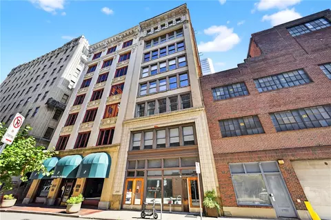 429 1st Ave #3, Pittsburgh, PA 15219