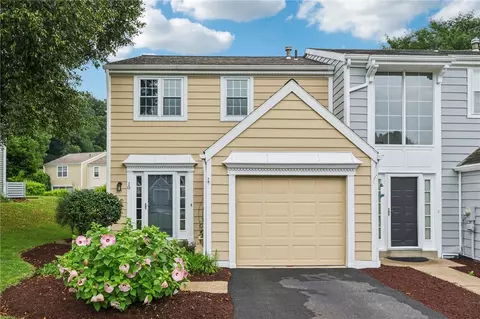 10 Greenwich, Oakmont, PA 15139