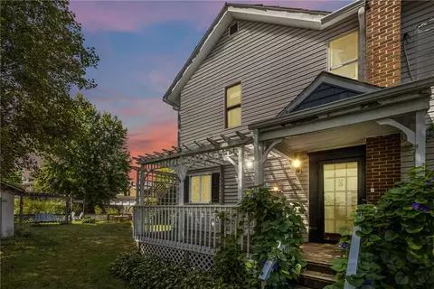 208 Jackson St, Grove City, PA 16127