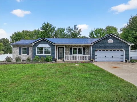 111 General Dr, Uniontown, PA 15401
