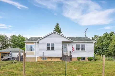 5475 Newport Rd, Clarksburg, PA 15725