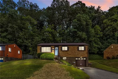 152 Black Hills Rd, Pittsburgh, PA 15239