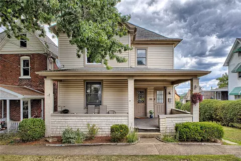 14 S 5th St, Youngwood, PA 15697
