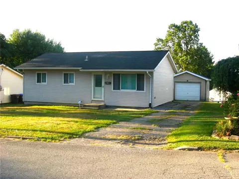 1013 Lisa Ln, Farrell, PA 16121