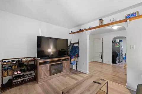 183-185 Chess St, New Eagle, PA 15067 photo 8