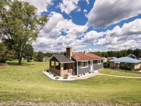 914 King Arthur Dr, Apollo, PA 15613