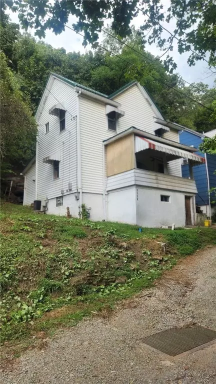 1116 Grant St, Vandergrift, PA 15690