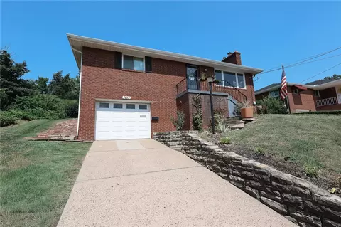 1612 Worcester Dr, Pittsburgh, PA 15243