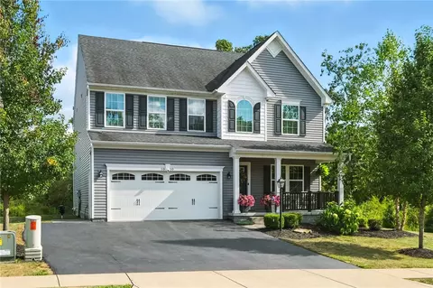 1010 Blackhawk Dr, Valencia, PA 16059