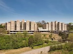 2160 Greentree Rd #102W, Pittsburgh, PA 15220