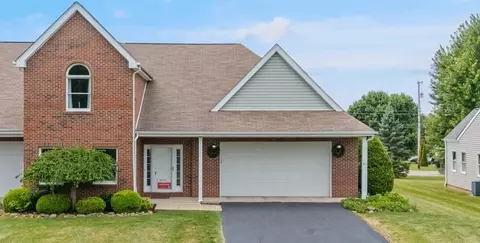 5 Manor Dr, Grove City, PA 16127