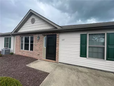137 Arlington Dr #137, Slippery Rock, PA 16057