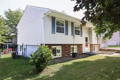 240 Harvey Dr, Seneca, PA 16346