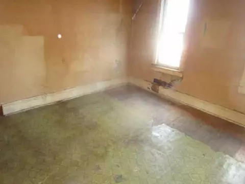314 12 Lowell St, Vandergrift, PA 15690 photo 3