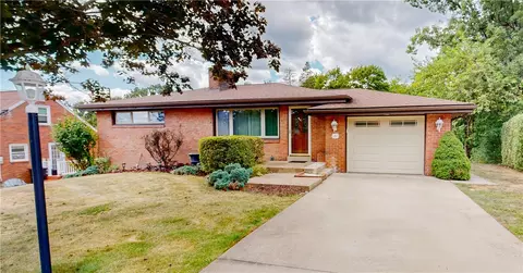 81 Valleyview Dr, Ambridge, PA 15003