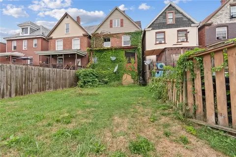 Exterior - 592 E 7th Ave, Tarentum, PA 15084 photo 4 of 5