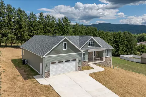 76 Baron Ct, Hopwood, PA 15445