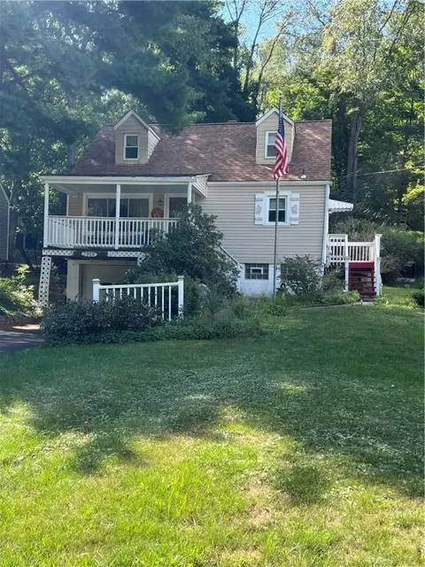 2918 Sebolt Rd, South Park, PA 15129
