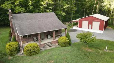 117 Saloom Ln, Harrisville, PA 16038