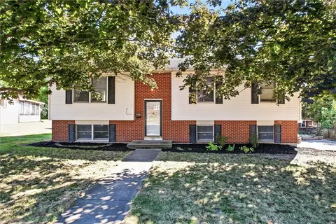 371 Shady Ave, Sharon, PA 16146