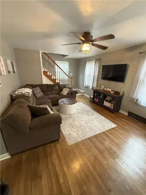 Living - 29 E 2nd Ave, Latrobe, PA 15650 photo 1 of 2