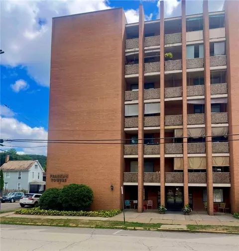 1326 6th Ave #402, Beaver Falls, PA 15010