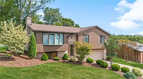 160 Sunrise Dr, Irwin, PA 15642
