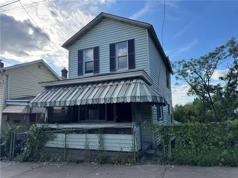809 Middle St, Braddock, PA 15104