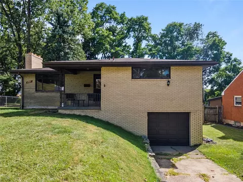 4983 Willow Dr, Pittsburgh, PA 15236