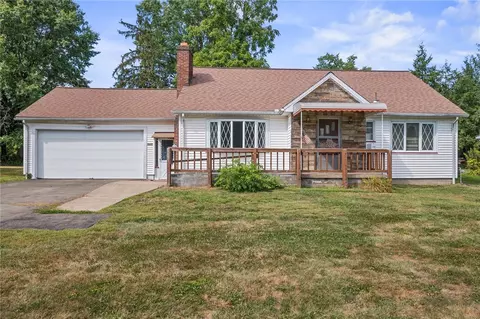1704 Shady Dr, Farrell, PA 16121