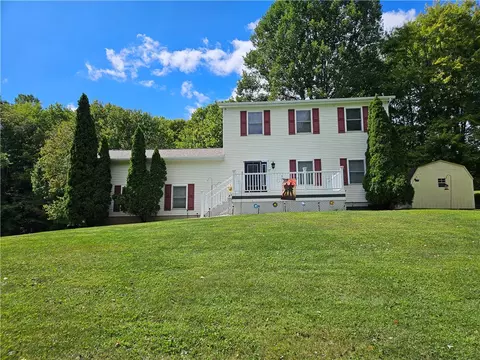 7715 Lamor Rd, Mercer, PA 16137