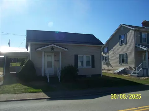 6799 Low St, Mount Pleasant, PA 15666
