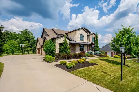 9810 Sumner Dr, Allison Park, PA 15101