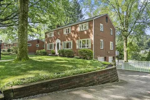 2008 Hampstead Dr, Pittsburgh, PA 15235