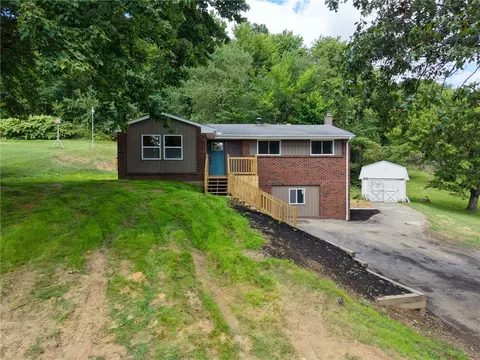 275 Twin Lakes Rd, Latrobe, PA 15650