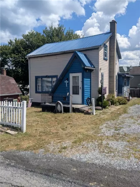 920 Hessler St, Nanty Glo, PA 15943