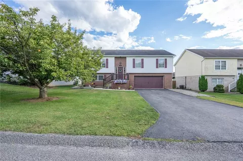105 Frank Cir, Latrobe, PA 15650