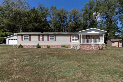 1017 Nellie Rd, Vanderbilt, PA 15486