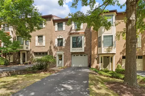 508 Thorncliffe Dr, Pittsburgh, PA 15205