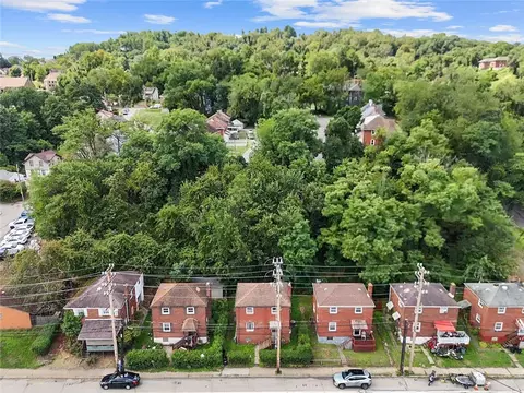 View/Area - 811 N State, Clairton, PA 15025 photo 3 of 4