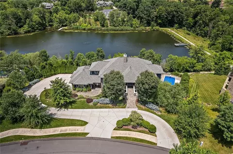 535 Macleod Dr, Gibsonia, PA 15044