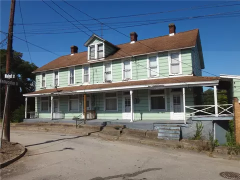 223-226 Walnut St, Brownsville, PA 15417