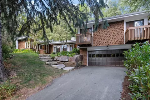 120 Hill Rd, Wexford, PA 15090