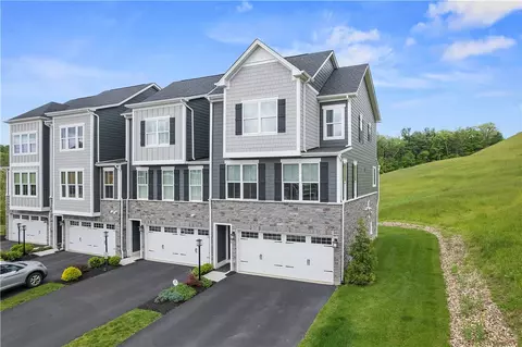 606 Spruce Ln, Canonsburg, PA 15317