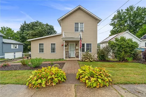 356 Elm St, Slippery Rock, PA 16057
